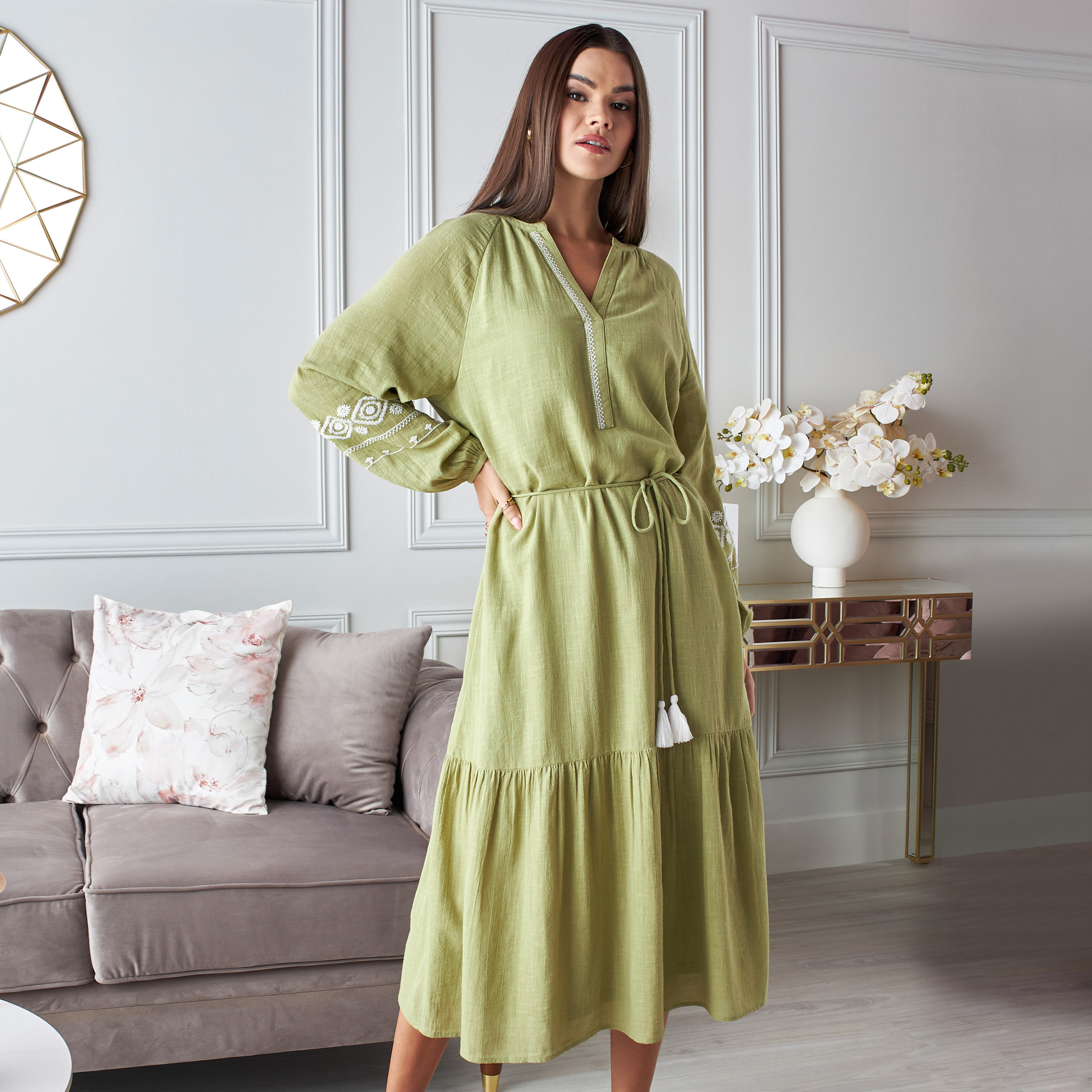 Shop Women's Plus Size Clothing | UAE Max